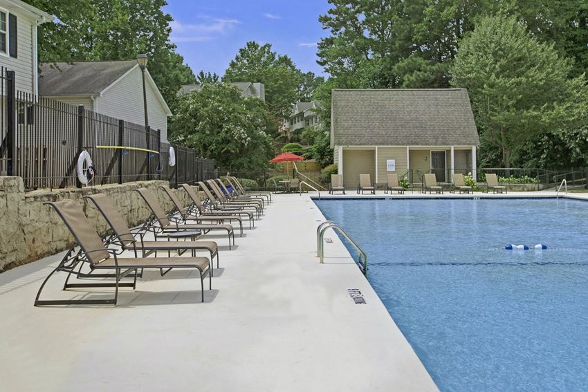 Dunwoody Glen Apartments, 6750 Peachtree Industrial Boulevard, Atlanta